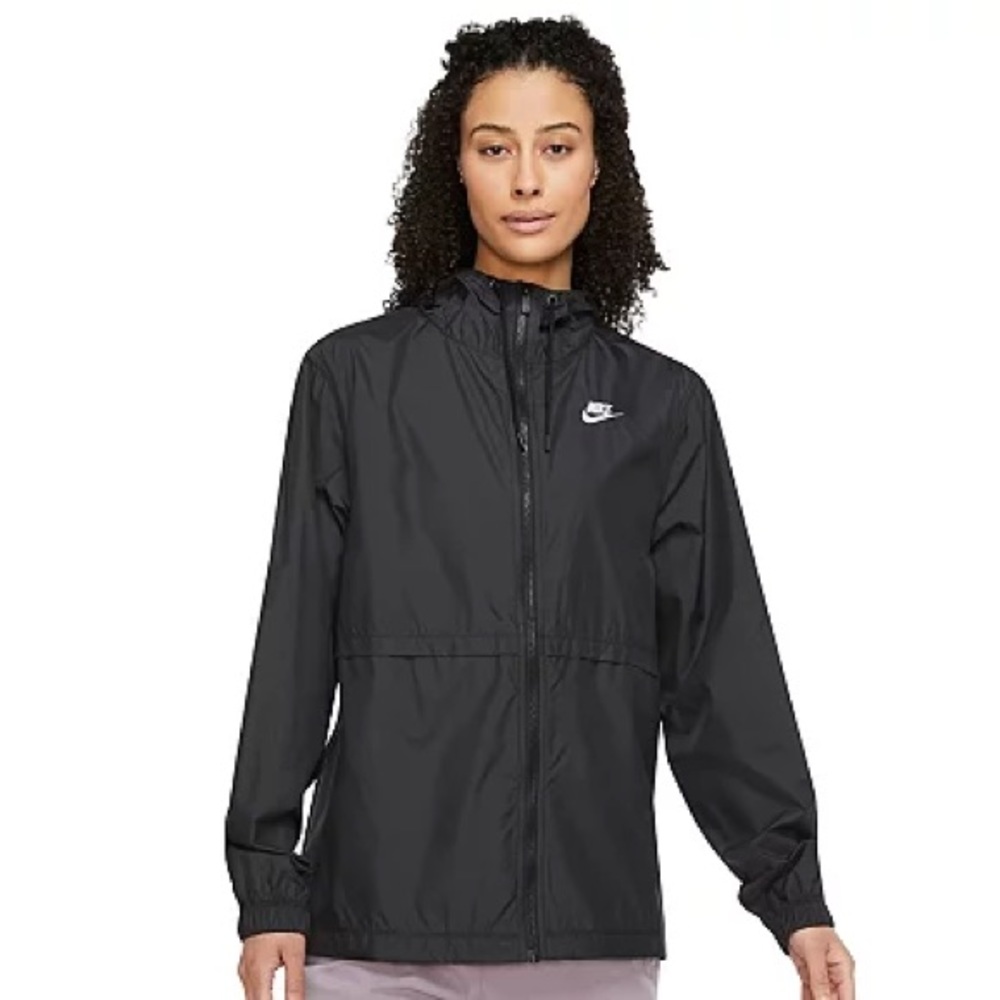 Women’s Nike Essential Repel Woven Black Jacket